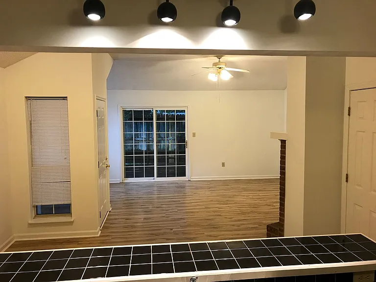 135 Greenwood Ln — Photo 4