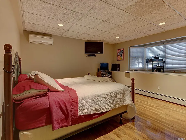275 Evergreen Ave #1 — Photo 4