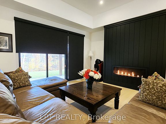 4th image of 15 Byers St