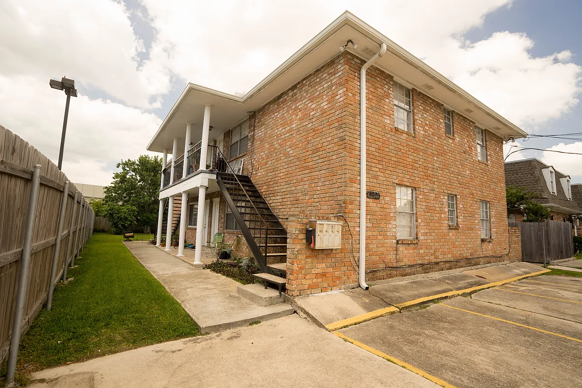 Building Photo - 4924 Wabash St