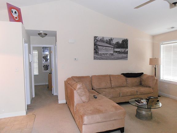 4th image of 403 N 13th St