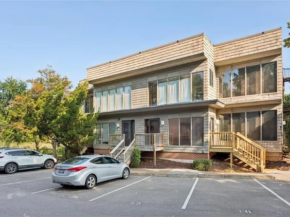 2810 Wiigwaas Ln, Virginia Beach, VA 23451