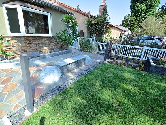 3rd image of 315 N Griffith Park Dr
