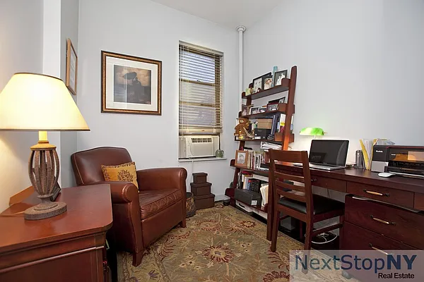Sold by NextStopNY | media 22