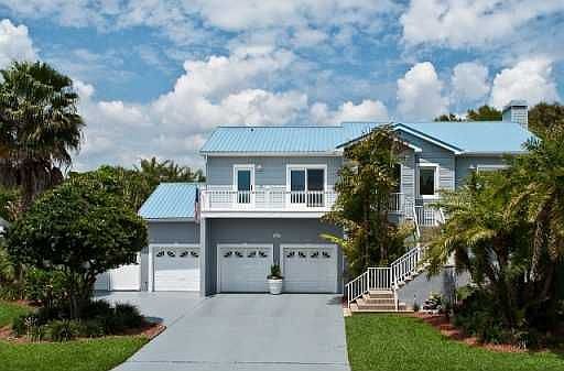 Home for Sale in St Petersburg, FL $399,000