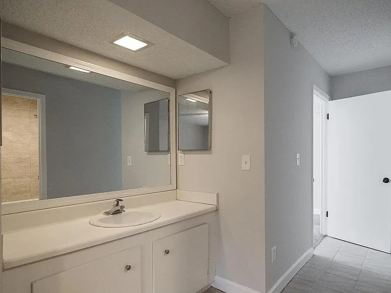 210 Appleby Mews Dr #115 — Photo 5