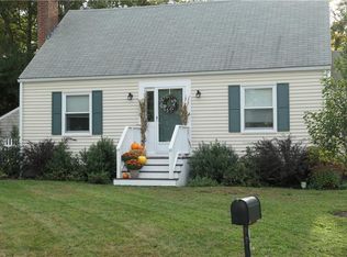 17 Oak St, Foxboro, MA 02035