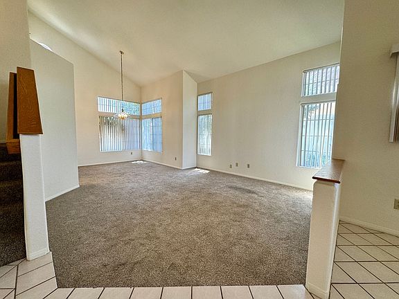 3rd image of 621 Crescent Dr
