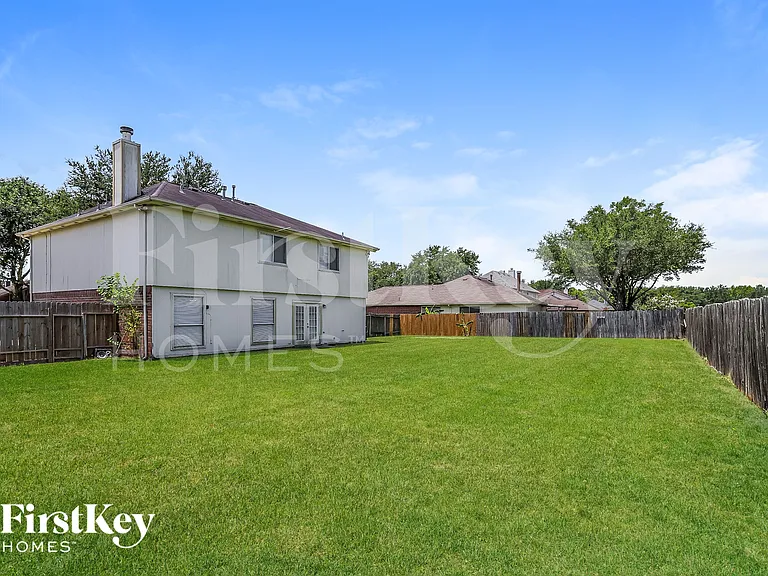 518 Foxglove Dr — Photo 16