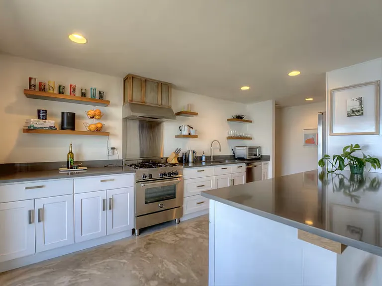 10835 Point Vashon Dr SW — Photo 9