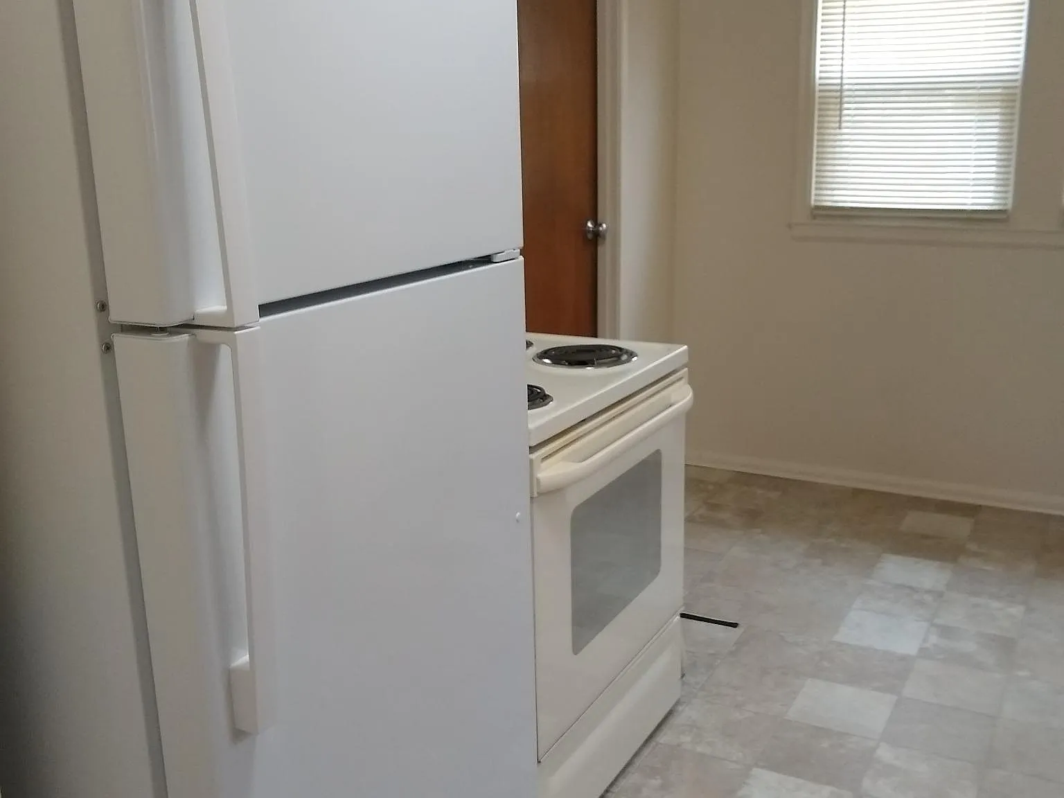 2 bed, 668 sqft, $900 — Photo 3