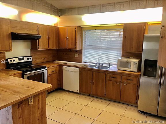 5th image of 8310 NW 54th St