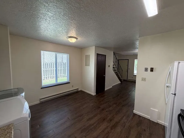 1058 N 250 W #3 — Photo 14