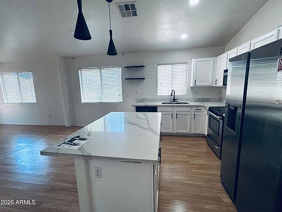 5th image of 10634 W POMO Street