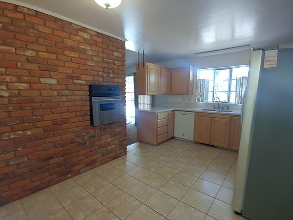 3rd image of 5517 Ponderosa Ave NE