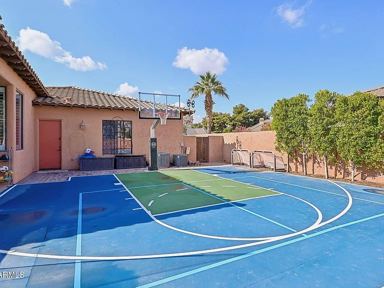 351 N Cloverfield Cir — Photo 13