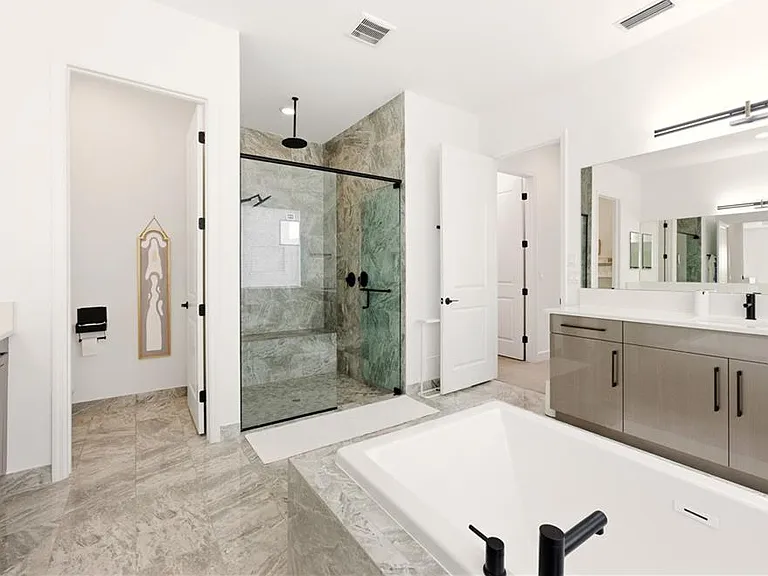 11899 Gardenia Ave — Photo 21