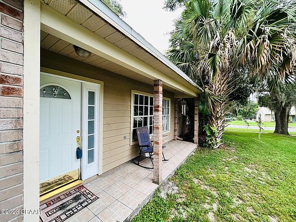 3rd image of 204 Woodhills Ct