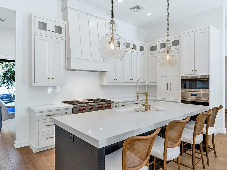 4147 E Clarendon Ave — Photo 12