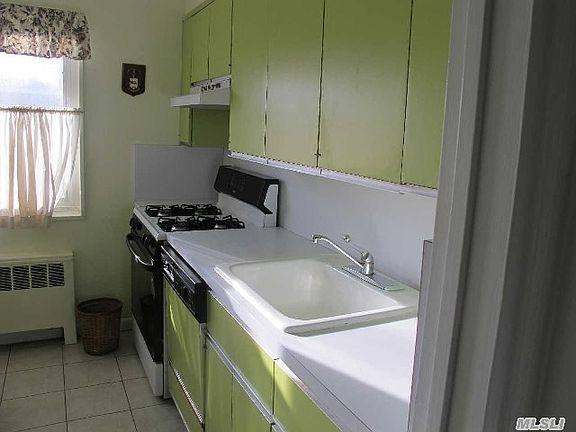 5th image of 1584 Bell Blvd