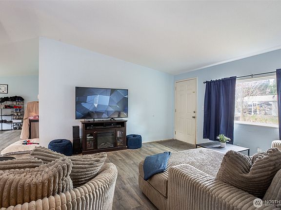 4th image of 8407 192nd Street Ct E #151