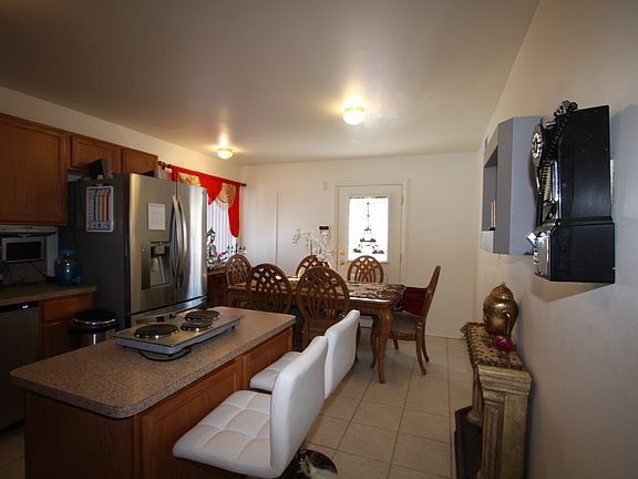 Eat In Kitchen