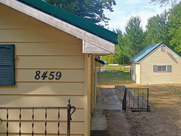 8459 N Lake Shore Dr, Bitely, MI 49309