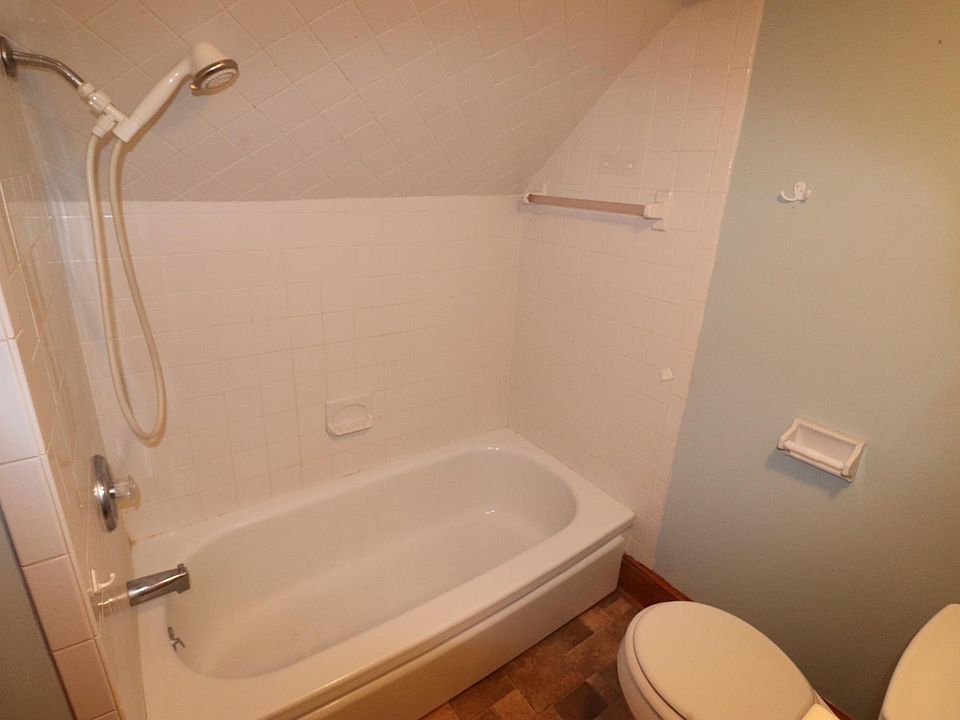 1st image of 427 N Bruffey St