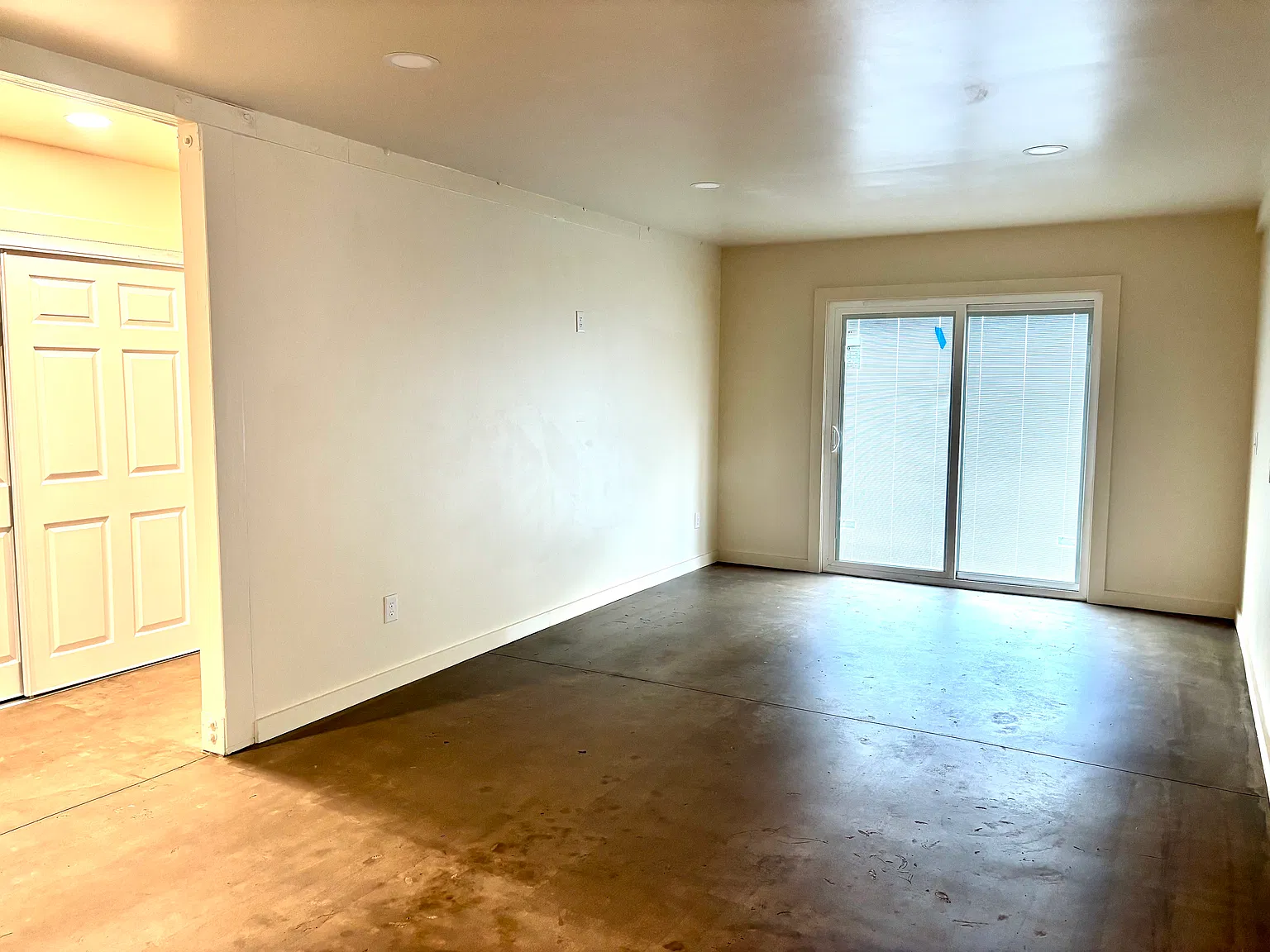 2 bed, 1000 sqft, $3,100 — Photo 3