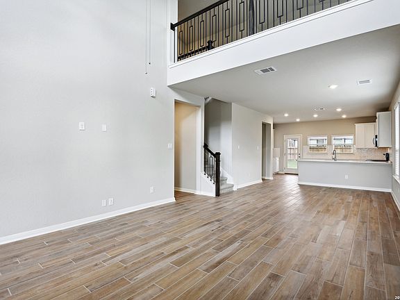 5th image of 1543 Zion Dr