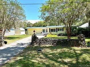 6101 Riverside Dr, Yankeetown, FL 34498