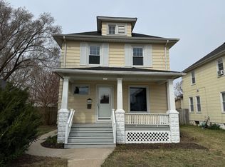 1915 11th St, Moline, IL 61265