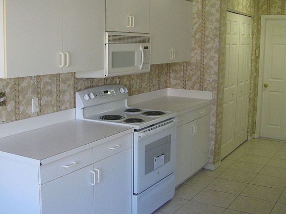 4th image of 2790 Mariah Dr