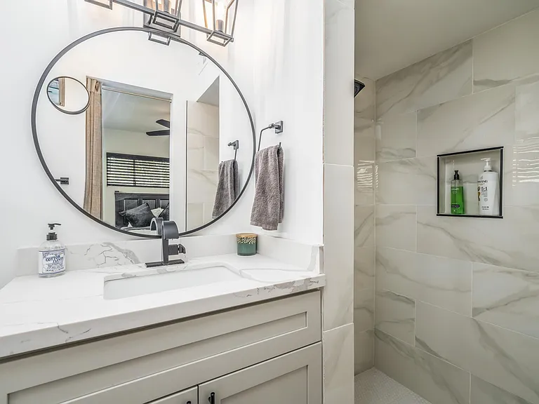 4344 E Clarendon Ave — Photo 28