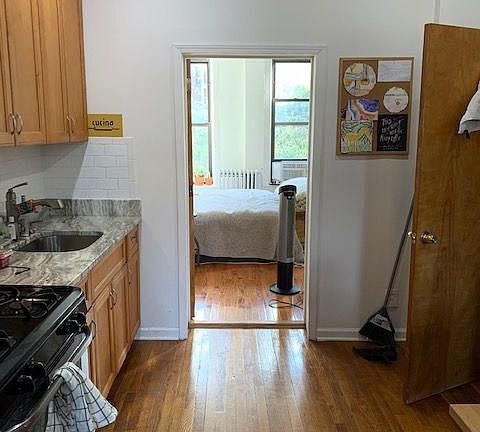 3rd image of 760 Hancock St #2