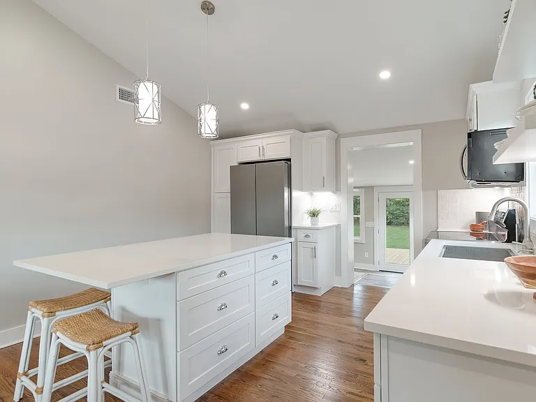 1305 Chickering Dr — Photo 16