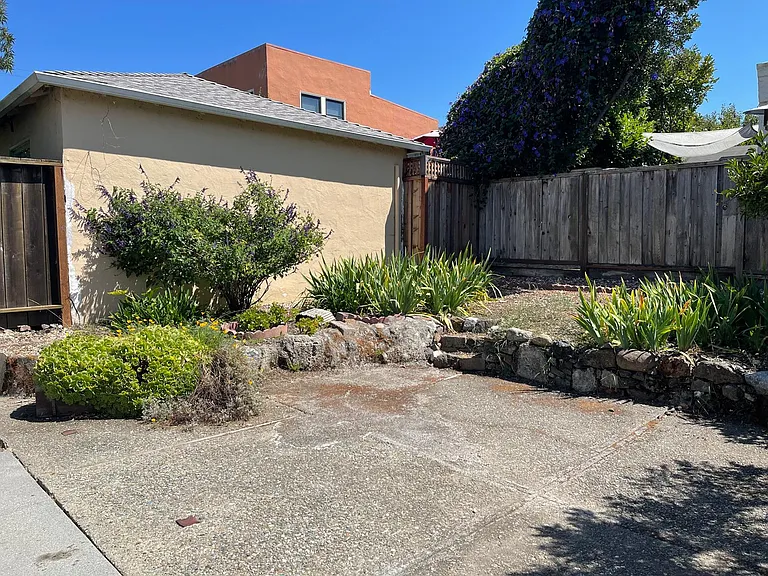 805 San Carlos Ave — Photo 38