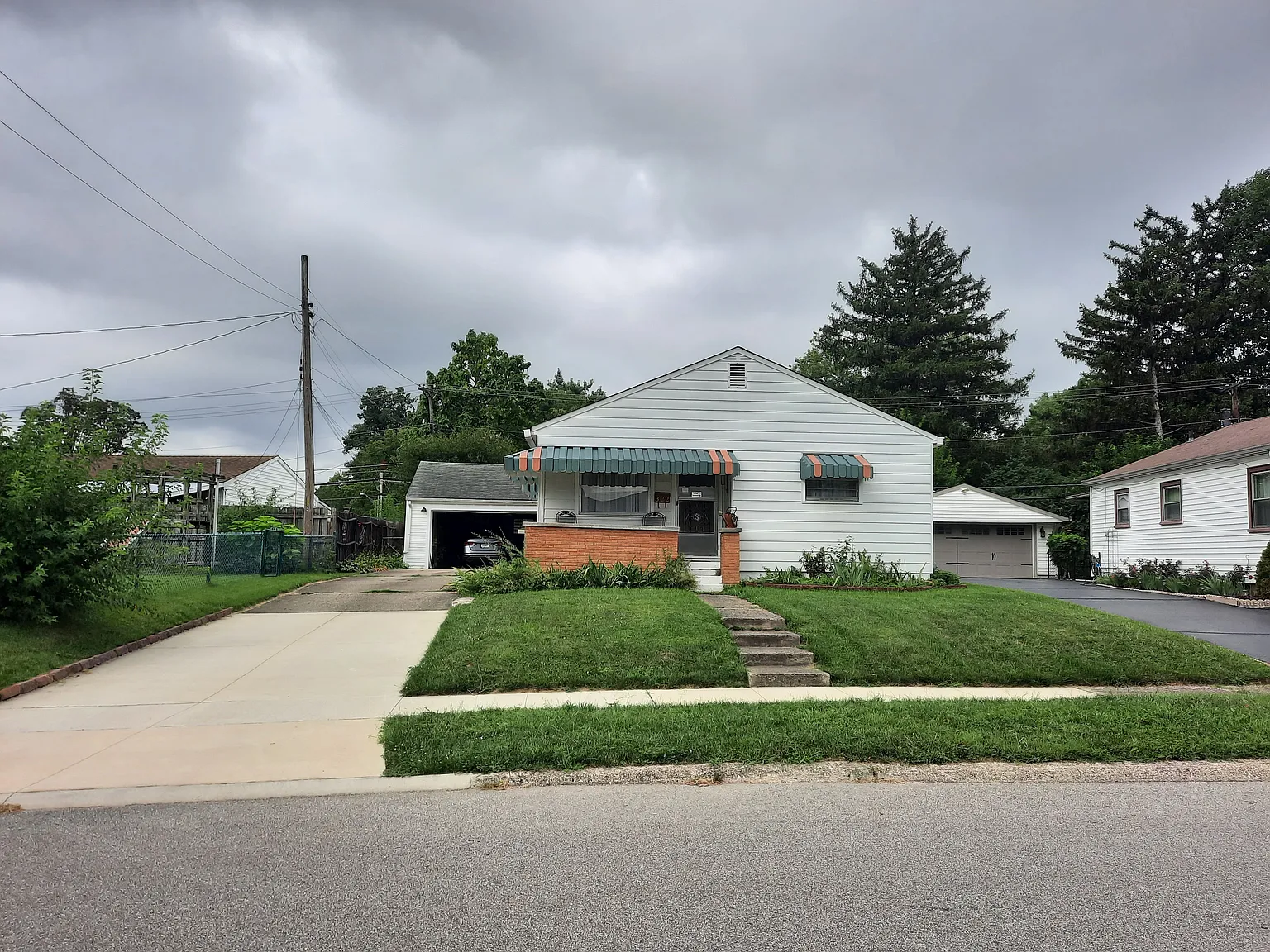 322 S 8th Ave photo 1