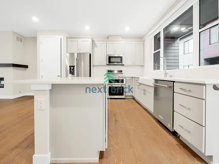 1226 131st Ct NE — Photo 5