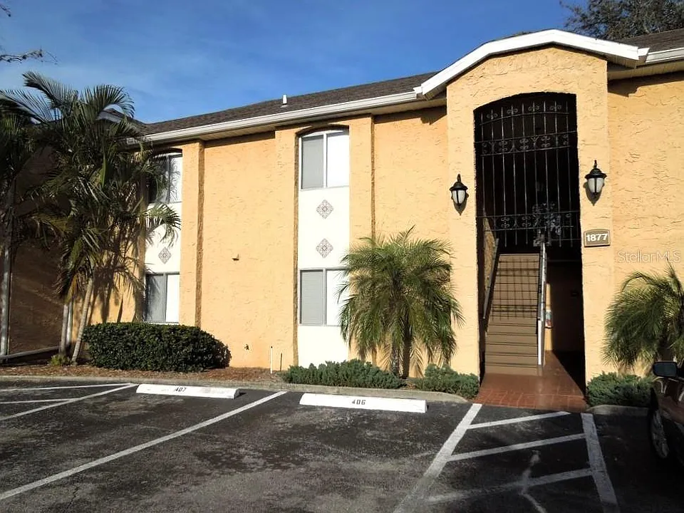 1877 Toucan Way #402