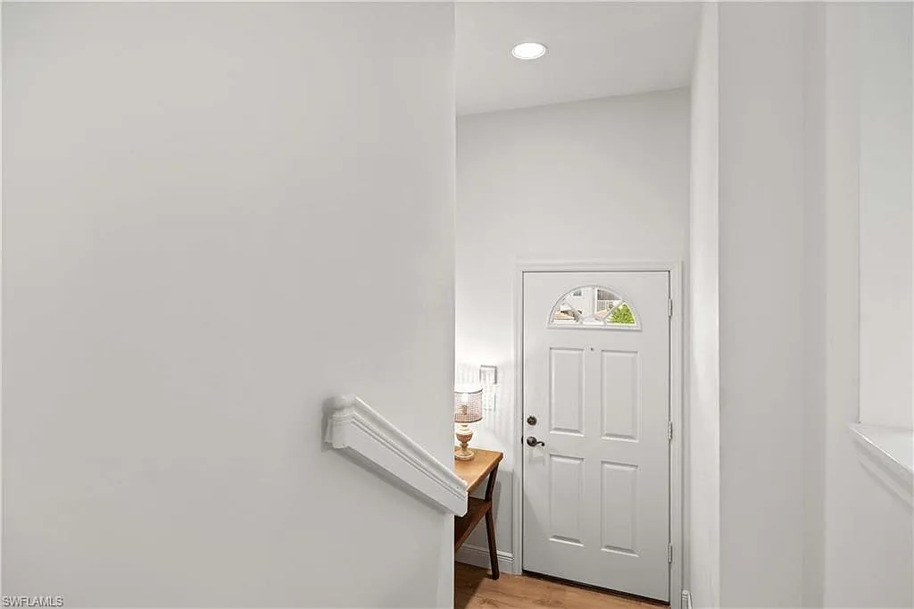 2 bed, 2.0 bath, 1450 sqft, $9,500 — Photo 2