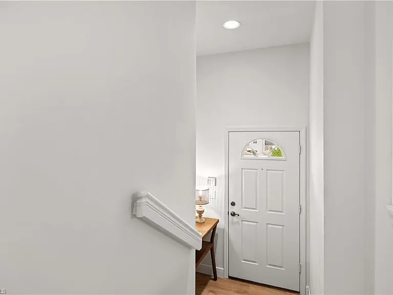8415 Excalibur Cir #B10 — Photo 2