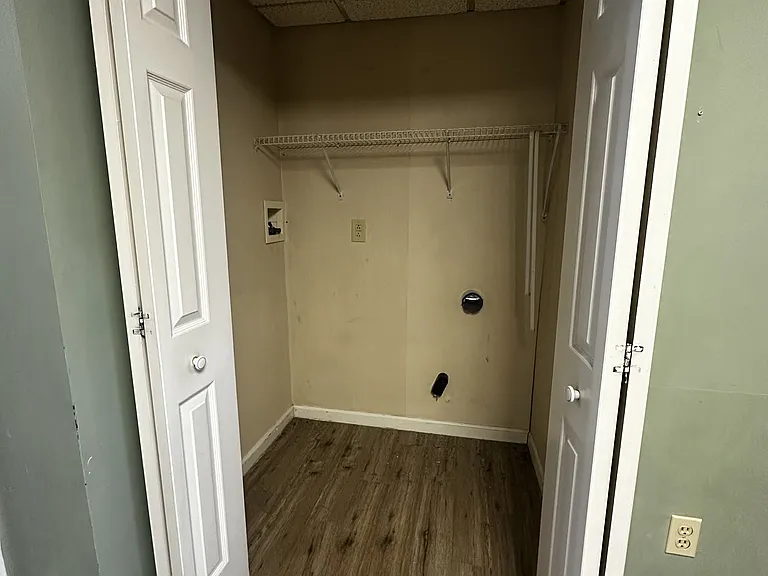 1533 Ross Ave — Photo 4