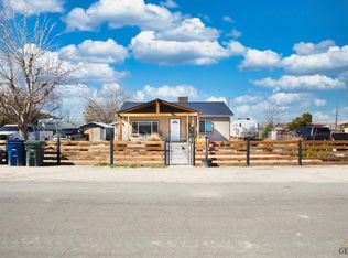 27514 Maple St, Taft, CA 93268
