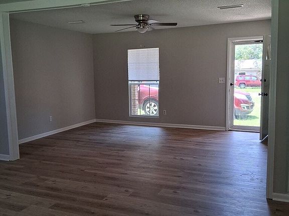 2nd image of 3319 Granberry Dr
