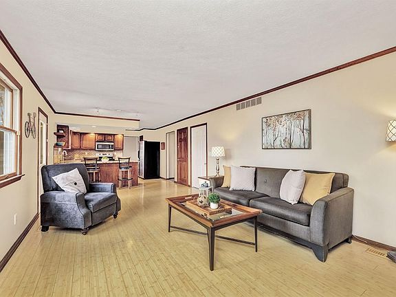 5th image of 1361 Dana Dr