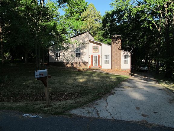 5th image of 7316 Pickett Ct