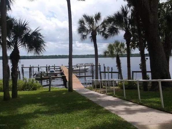 132 Hiawatha Ct E, East Palatka, FL 32131