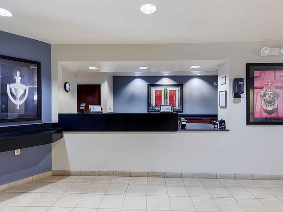 Lobby and Guest Check-in