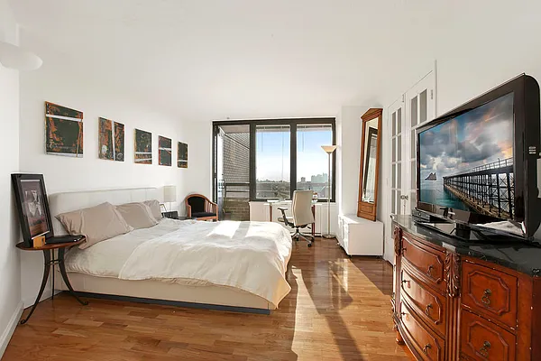 Sold by Corcoran | media 2
